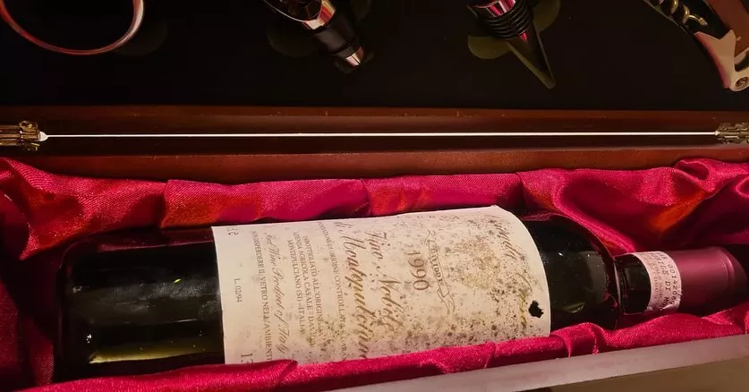 Wyjątkowy prezent w rękach Marcina Millera! Czy gwiazdor disco polo zdecyduje się go otworzyć?!